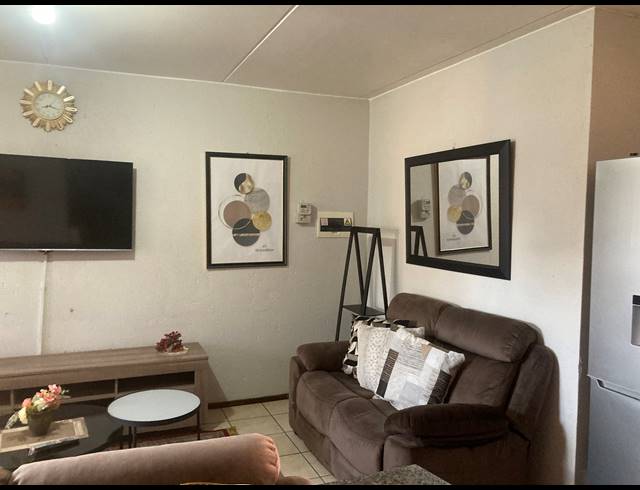 2 BEDROOM SECTIONAL TITLE FOR SALE IN COMET
